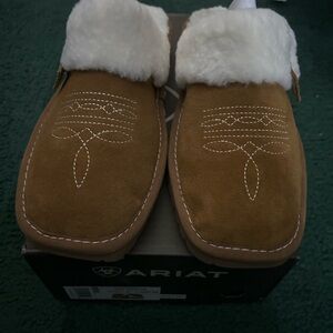 Women’s Ariat chestnut slipper size 10 
Brand new